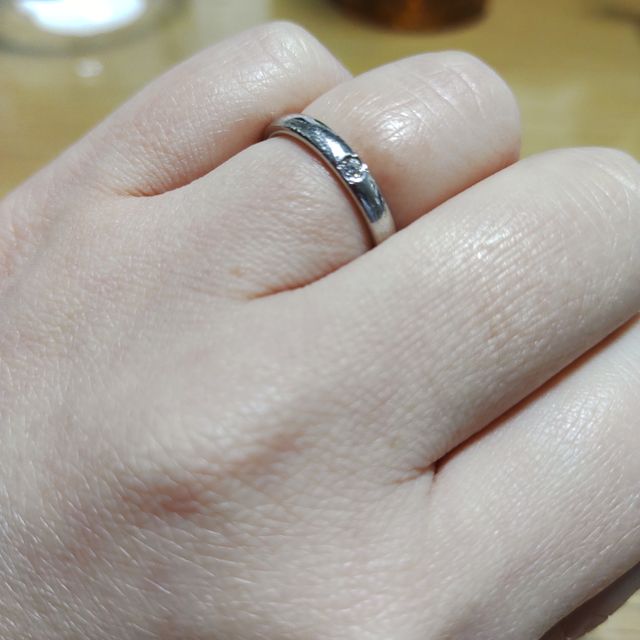 【銀座ダイヤモンドシライシの口コミ】 かわいいデザインでお手頃な価格です。アノリューアニバーサリーのダイヤ…