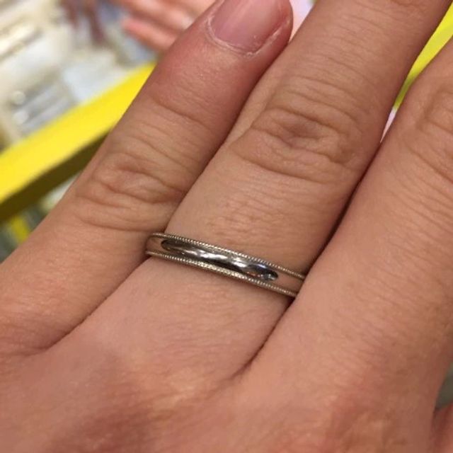 【ケイウノ ブライダル(K.UNO BRIDAL)の口コミ】 伝統的な「ミル打ち」の技法を使い、程よくクラシカルなセンスを加味した…