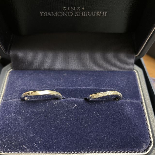 【銀座ダイヤモンドシライシの口コミ】 様々な指輪の種類がある中で、2人の意見が一致した指輪でした。指輪を調べ…