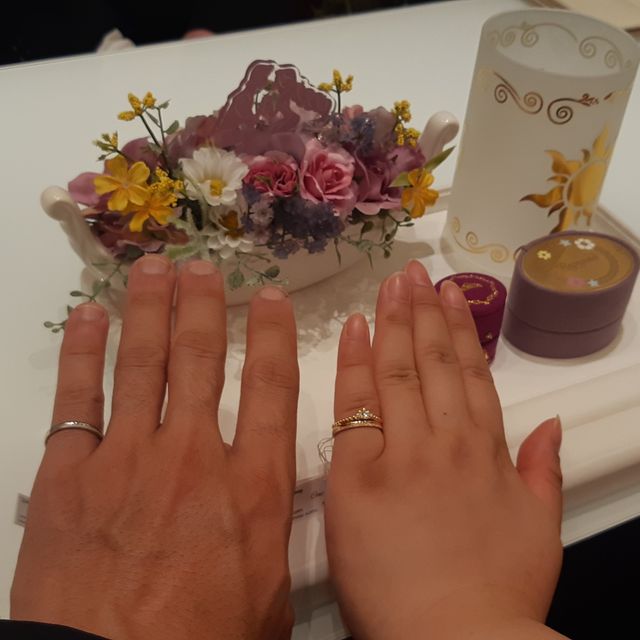 【Disney PRINCESS Rapunzel(ディズニープリンセスラプンツェル)の口コミ】 婚約指輪はラプンツェルの映画に出てくる王冠をモチーフにしていて可愛く…