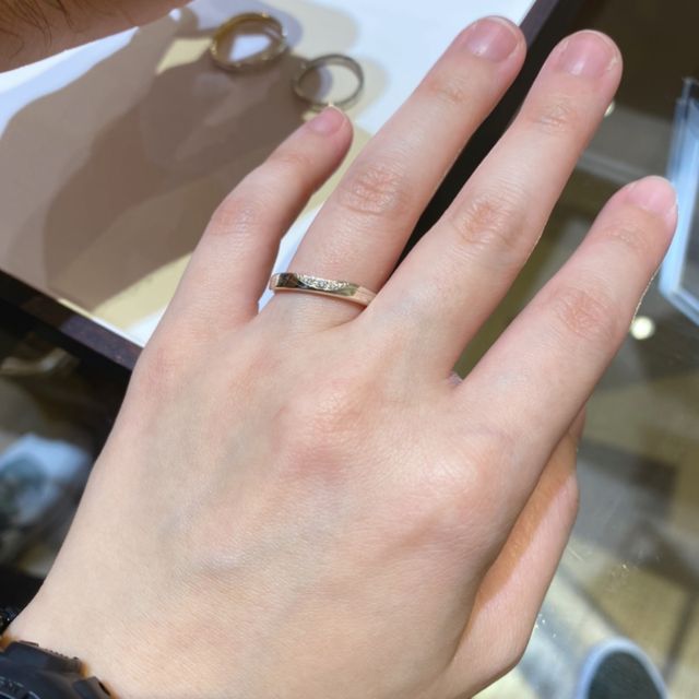 【杢目金屋(もくめがねや)の口コミ】 杢目の柄が1つ1つ異なり、他の誰とも絶対に被らないのが魅力でした。ペア…