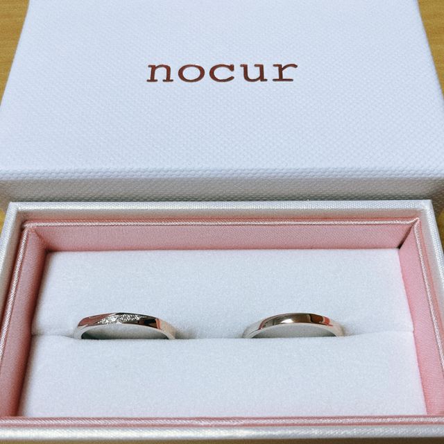 【nocur(ノクル)の口コミ】 指輪のデザインはシンプルで、何もデザインポイントがない物よりはワンポ…
