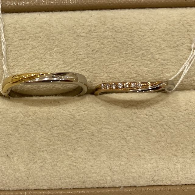 【Mariage ent(マリアージュエント)の口コミ】 女性用はピンクゴールドのコンビで、メレダイヤが7つ入っていました。セミ…