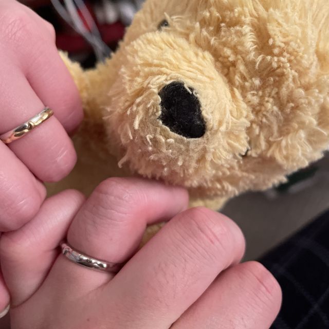 【ケイウノ ブライダル(K.UNO BRIDAL)の口コミ】 彼女がプーさん好きのため、一択でした。リングの内側にキャラクターのマ…