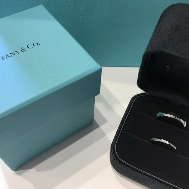 【ティファニー(Tiffany & Co.)の口コミ】 なるだけシンプルな指輪ん探していました。婚約指輪はティファニーだった…