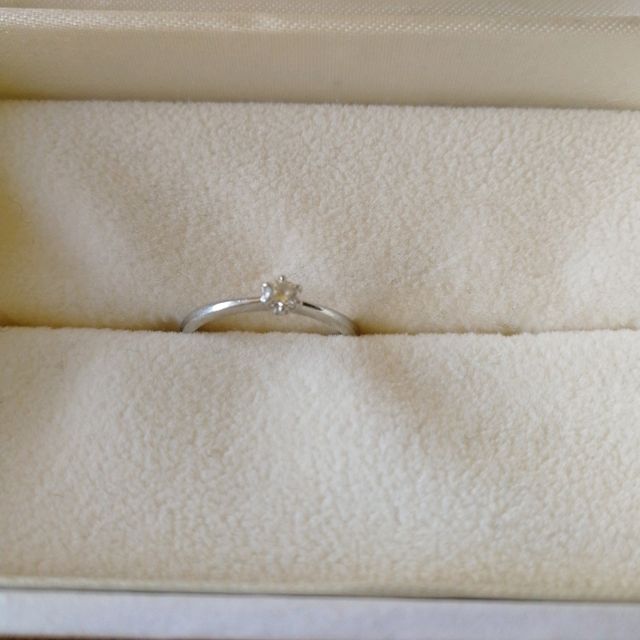 【ジュエリーツツミ(JEWELRY TSUTSUMI)の口コミ】 婚約指輪はずっとはめるものではなくなるため、見て楽しめる、形に残る、…
