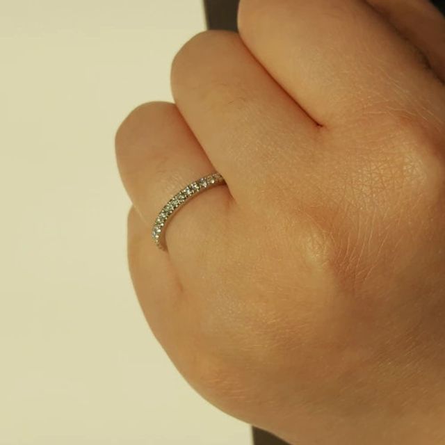 【4℃ BRIDAL(ヨンドシーブライダル)の口コミ】 最初はウェーブが入ったリングが指が綺麗に見えて気に入っていましたが、…