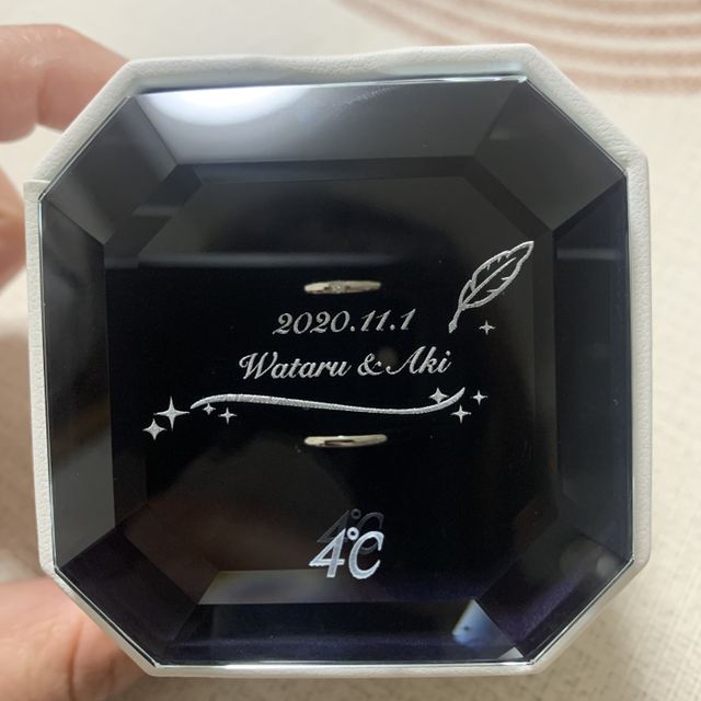 【4℃ BRIDAL(ヨンドシーブライダル)の口コミ】 デザインと予算重視で指輪を選びました。丁寧な説明や私たちの思いに寄り…