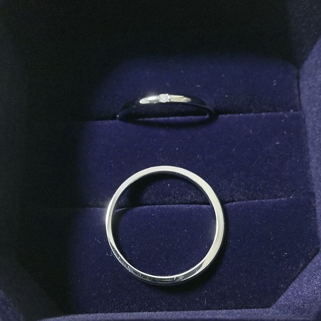 【4℃ BRIDAL(ヨンドシーブライダル)の口コミ】 シンプルなデザインが気に入りました。着けていても違和感がなく、仕事中…