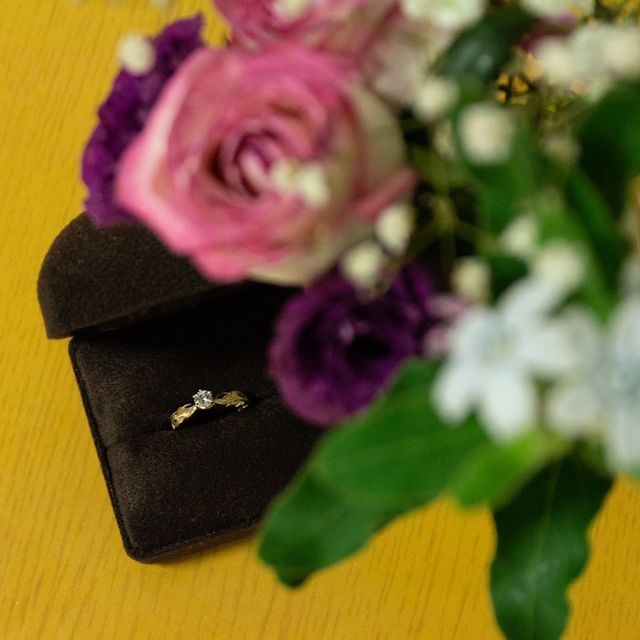 【Wailea(ワイレア)の口コミ】 フルオーダーでリングの柄、素材を選べるところが良かったです。
埋め込み…