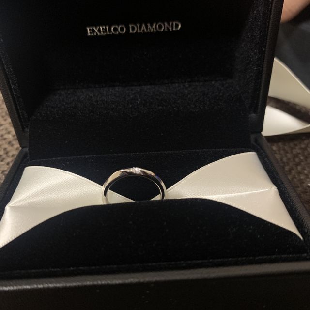 【エクセルコダイヤモンド(EXELCO DIAMOND)の口コミ】 シンプルでダイヤモンドが少し着いているデザインが良かったのでイメージ…