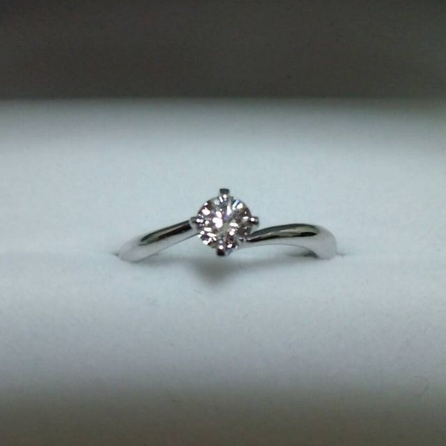 【宝寿堂(ほうじゅどう)の口コミ】 指が短いので、シンプルで綺麗に見えるようS字ラインのものを探していまし…