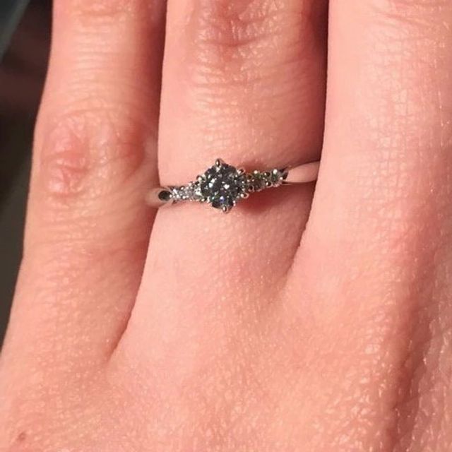 【エクセルコダイヤモンド(EXELCO DIAMOND)の口コミ】 他のブランドではあまり見かけない個性的なデザインでありながら、ダイヤ…