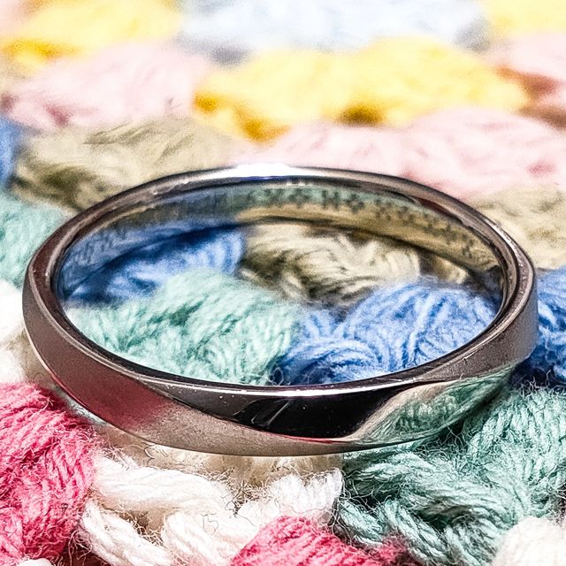 【アイプリモ(I-PRIMO)の口コミ】 全面同じデザインが欲しかったので決めました。
全部キラキラしてると普段…