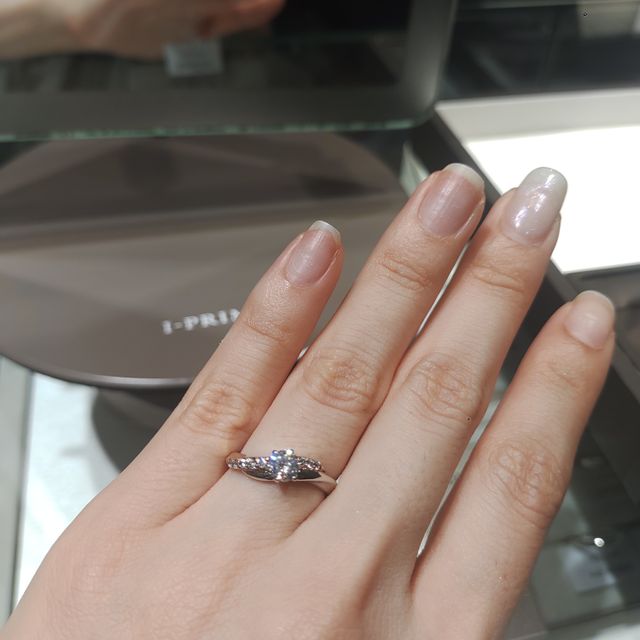 【アイプリモ(I-PRIMO)の口コミ】 リングの部分がプラチナとピンクゴールドのダブル使いになっており、普段…