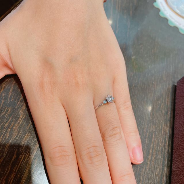 【ケイウノ ブライダル(K.UNO BRIDAL)の口コミ】 指輪のデザインはシンプルな物から凝ったデザインのもの、カラーも様々な…