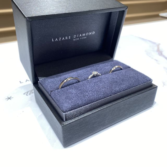 【ラザール ダイヤモンド(LAZARE DIAMOND)の口コミ】 もともとシンプルなデザインを探していました。シンプルでありながらもオ…