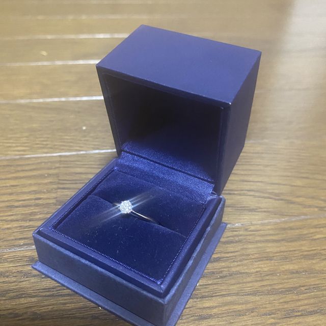 【銀座ダイヤモンドシライシの口コミ】 シンプルで美しいものが良かったので、ダイヤモンド一つの王道でも良かっ…