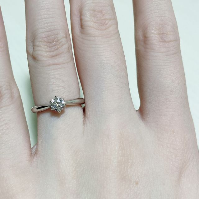 【銀座ダイヤモンドシライシの口コミ】 外出時など普段使いができるようなシンプルなデザインのものを探しており…