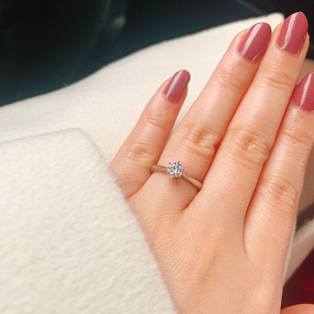 【銀座ダイヤモンドシライシの口コミ】 【婚約指輪】ホワイトリリー
【結婚指輪】ティアオブリリー5石


こだわり…