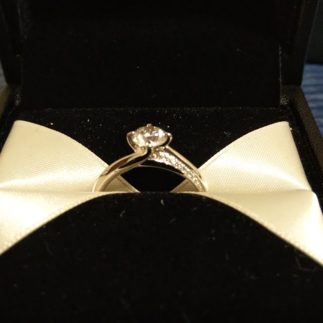 【エクセルコダイヤモンド(EXELCO DIAMOND)の口コミ】 エクセルコダイヤモンドのオリジナルモデルで、横から見るとダイヤモンド…