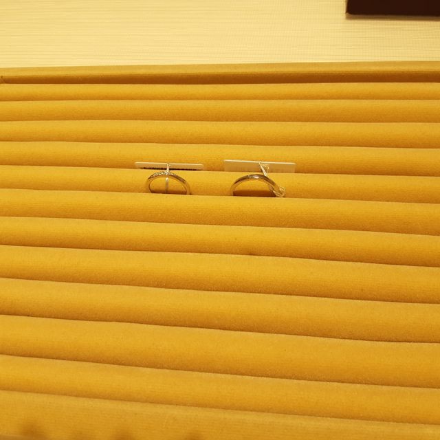 【TRECENTI(トレセンテ)の口コミ】 指輪のデザインは、何度も試着を繰り返して決めました。店員さんがどのよ…