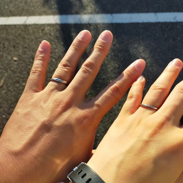 【COLANY(コラニー)の口コミ】 コラニーさんの指輪はとにかく触り心地が最高に気持ち良く、過去2度ほどの…