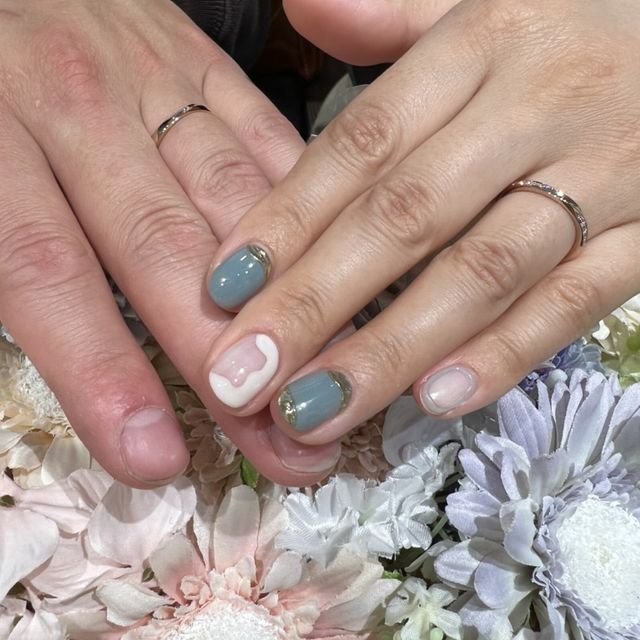 【アイプリモ(I-PRIMO)の口コミ】 シンプルなゴールド系の色味が良いなと思いお店に伺い沢山の結婚指輪を見…