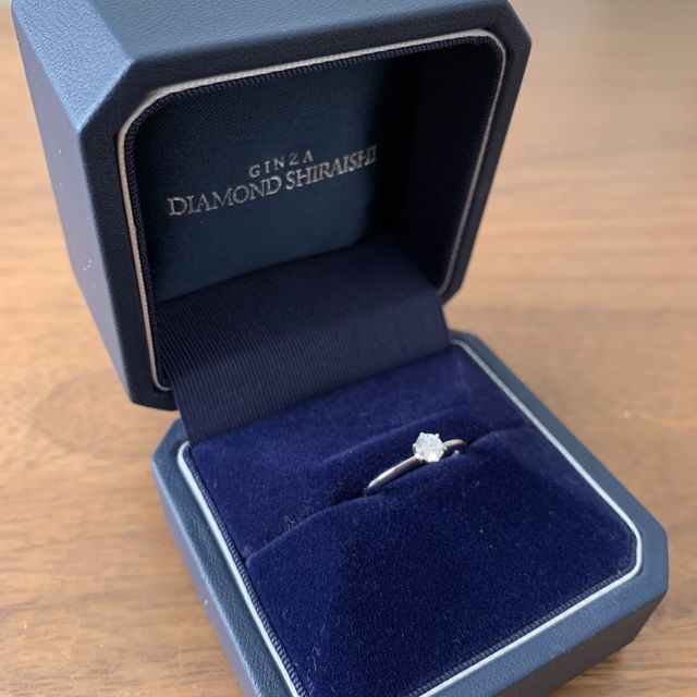 【銀座ダイヤモンドシライシの口コミ】 シンプルで華奢なデザインを探していて、私の条件にピッタリな指輪はこれ…