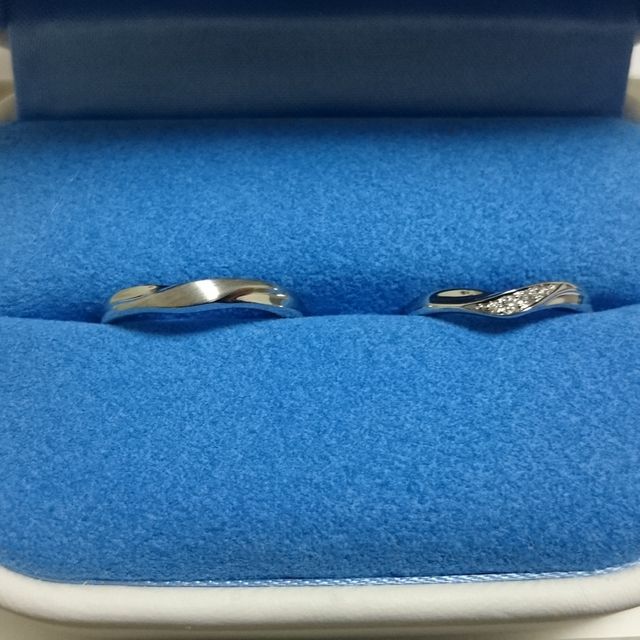 【銀座ダイヤモンドシライシの口コミ】 ペア感が感じられる指輪を探しており、他店で見たどの指輪よりもペア感を…