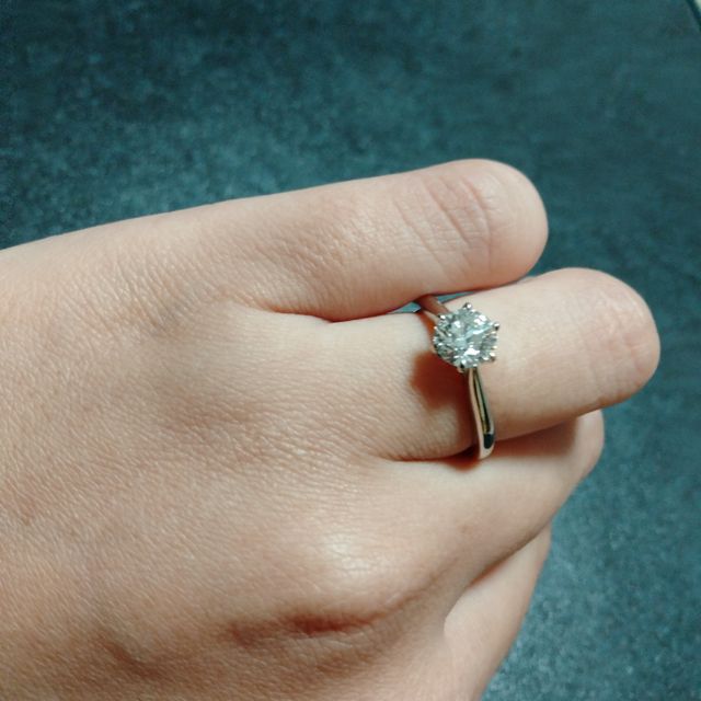 【銀座ダイヤモンドシライシの口コミ】 ホワイトリリーのデザインが気に入ったが、リングをもう少し細くしたいと…