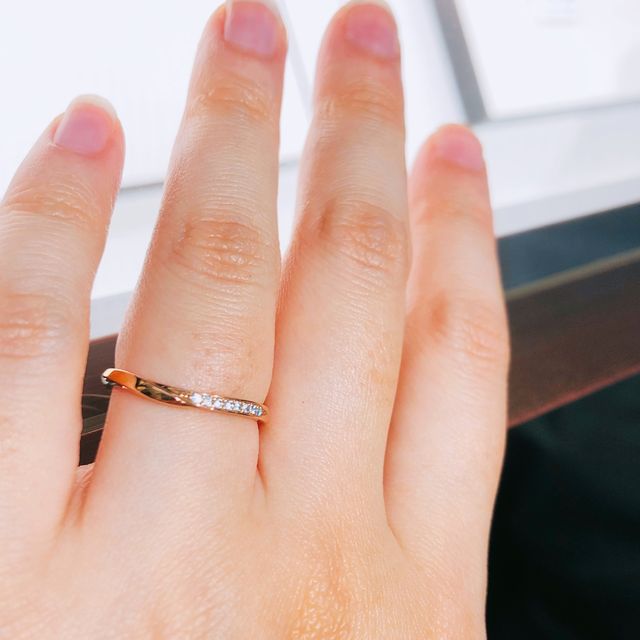 【俄(にわか)の口コミ】 せせらぎという名のとおり水が流れるようなデザインだと思いました。セッ…