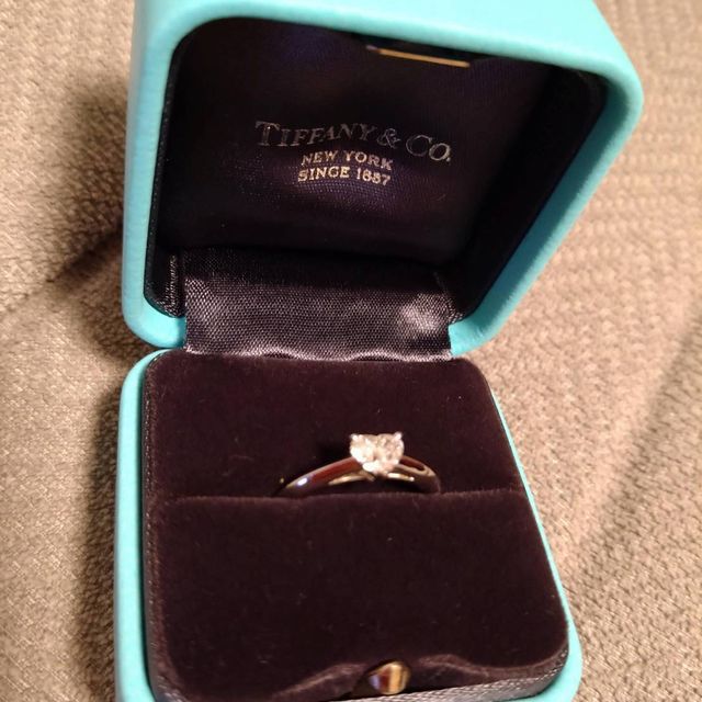 【ティファニー(Tiffany & Co.)の口コミ】 まだ付き合っていたころに、彼女がティファニーの指輪に昔から憧れがある…