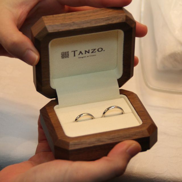 【TANZO.(鍛造指輪)の口コミ】 なんと言ってもフルオーダーの指輪が作れるということ。こだわりが強い2人…