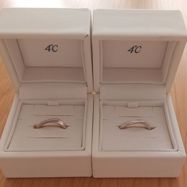 【4℃ BRIDAL(ヨンドシーブライダル)の口コミ】 あまりこだわりはなかったのでパッと見の印象と価格重視で選ぼうと思って…