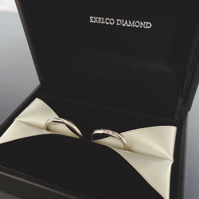 【エクセルコダイヤモンド(EXELCO DIAMOND)の口コミ】 自分たちの指にフィットしたことが1番の決め手でした。これから何十年も着…
