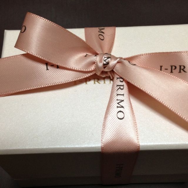 【アイプリモ(I-PRIMO)の口コミ】 つけ心地とデザインです。
結婚指輪は毎日つけたかったので、つけていて気…