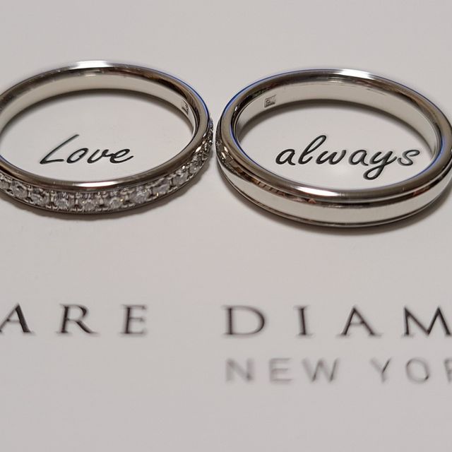 【ラザール ダイヤモンド(LAZARE DIAMOND)の口コミ】 ホームページを見てデザインの綺麗さに惹かれました。店舗で実物を見ると…