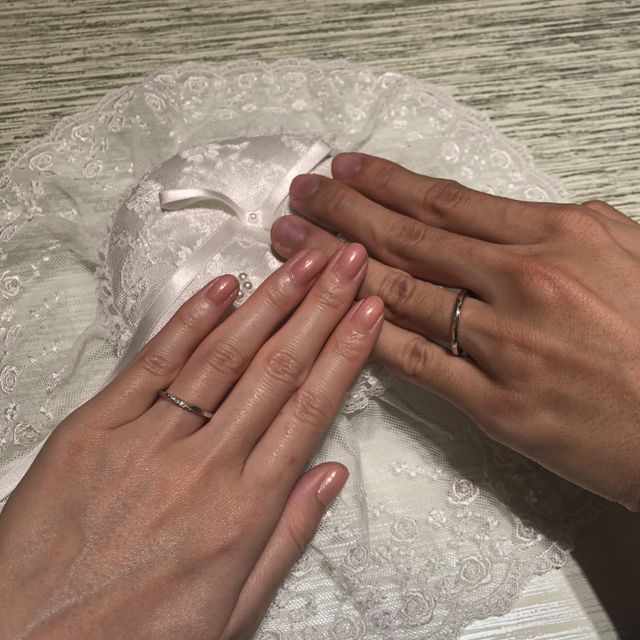 【TRECENTI(トレセンテ)の口コミ】 つけ心地の良さとデザインで選びました。
指輪の形のイメージを決めずに行…