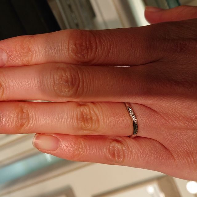 【ヴァンドーム青山(VENDOME AOYAMA)の口コミ】 シンプルかつ上品なデザインで、飽きがこないデザインの指輪です。ダイヤ…