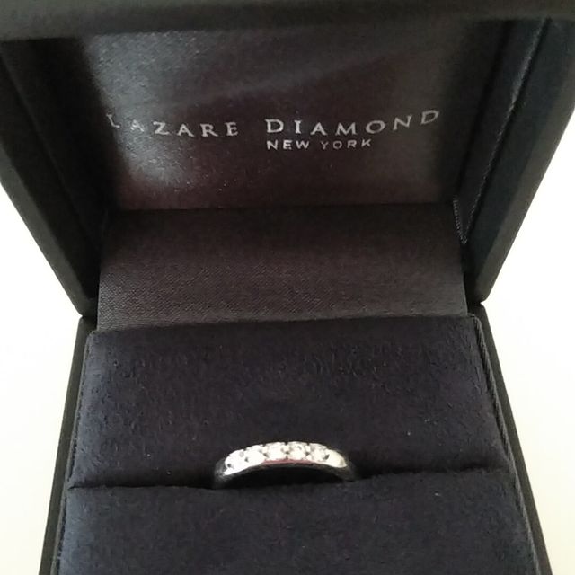 【ラザール ダイヤモンド(LAZARE DIAMOND)の口コミ】 ダイヤが沢山付いている指輪が希望でした。エタニティーとかなり迷いまし…