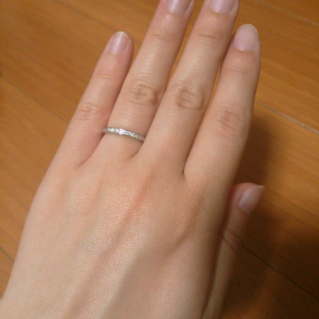 【エクセルコダイヤモンド(EXELCO DIAMOND)の口コミ】 指輪の決め手はデザインです！！欲しかったデザインはダイヤモンドが一列…