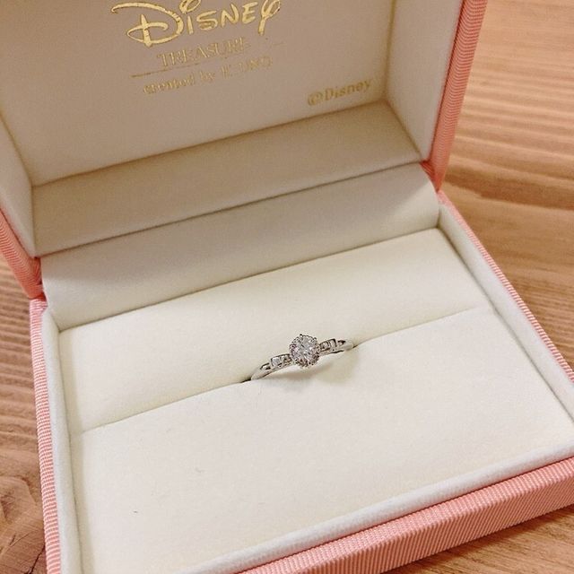 【ケイウノ ブライダル(K.UNO BRIDAL)の口コミ】 彼女がディズニー好きだったので、こちらでの購入に決めました。価格帯も…