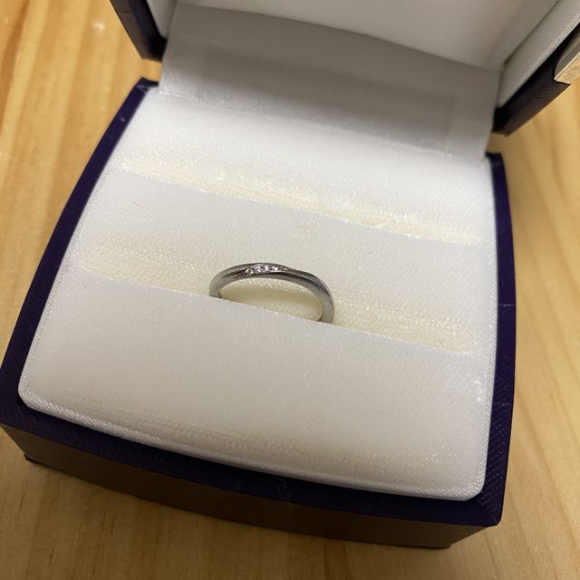 【俄(にわか)の口コミ】 結婚指輪が俄だったので、重ね付けできるデザインの結婚指輪を選びました…