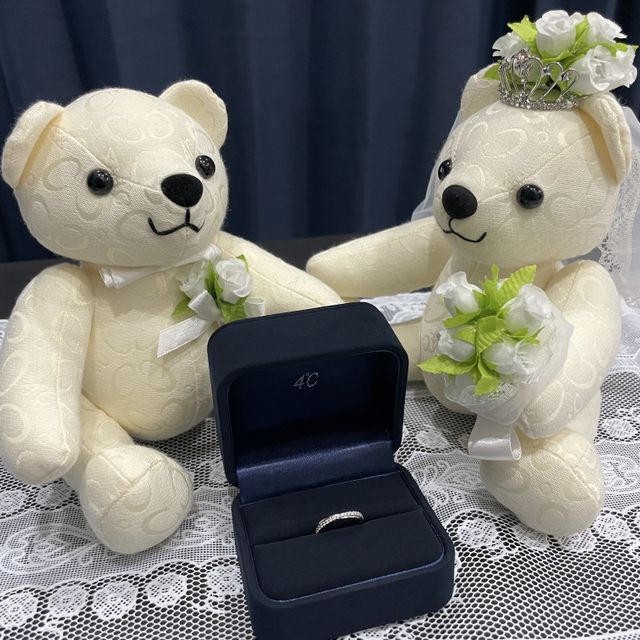【4℃ BRIDAL(ヨンドシーブライダル)の口コミ】 セットでは買わず、自分たちの満足するデザインをそれぞれ選ばせていただ…