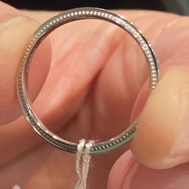 【アイプリモ(I-PRIMO)の口コミ】 日常でつけていることができる細身で上品なハーフエタニティの指輪を探し…