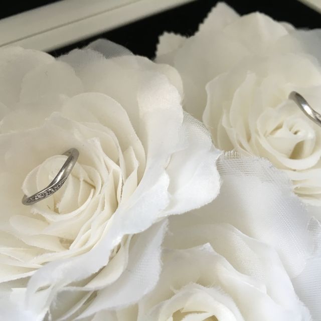 【4℃ BRIDAL(ヨンドシーブライダル)の口コミ】 エンゲージリングの刻印が終わって取りに行った時にマリッジリングも見せ…