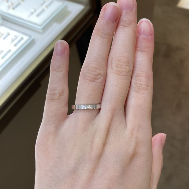 【カルティエ(Cartier)の口コミ】 すごく洗練されたデザインで一目でカルティエだと分かるリングでした。彼…