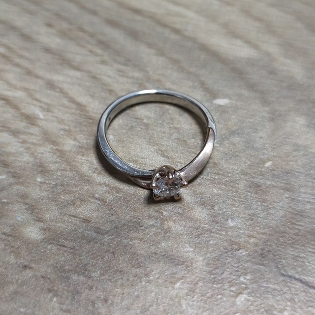 【LAPAGE(ラパージュ)の口コミ】 デザイン、形がとても気に入りました。また、色をゴールドやピンクゴール…