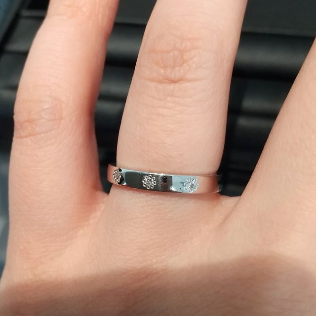 【エクセルコダイヤモンド(EXELCO DIAMOND)の口コミ】 デザインは豊富です！
ストレートのものからVデザイン、曲線デザインのも…